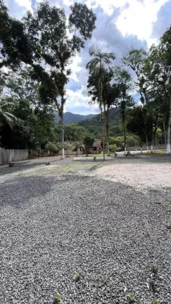 Imagem Chácara com casa de 3 dormitórios sendo 2 suítes e 8 vagas - Quiriri | Joinville/SC