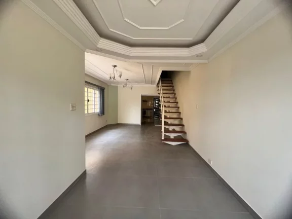 Imagem Sobrado com 3 dormitórios à venda, 170 m² por R$ 750.000,00 - Centro - Ferraz de Vasconcelos/SP