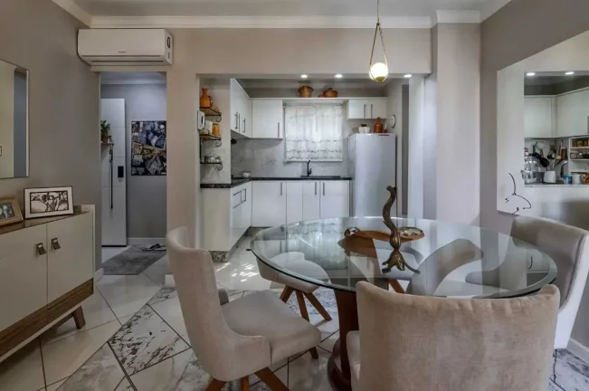 Imagem Apartamento mobiliado com 3 dormitórios sendo 1 suíte e 1 vaga em Balneário Camboriú/SC