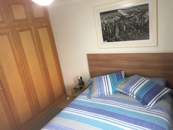 Imagem Apartamento 200 M², 4Q, 4 suítes, 6 banheiros, 4 vagas, 3 salas, lareira, jardim, academia, churrasqueira, piscina, terraço, hidromassagem.