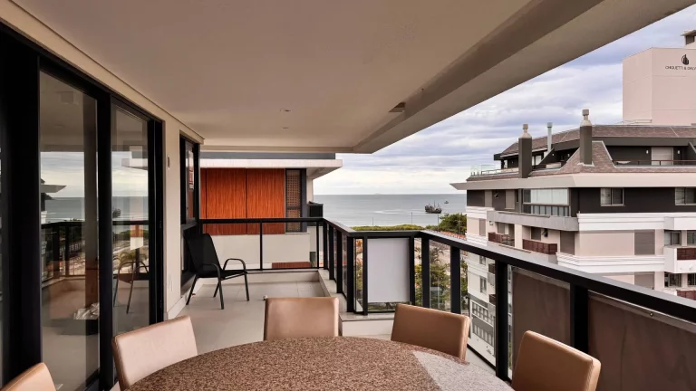 Imagem Apartamento duplex novo para temporada em Jurerê – vista para o mar