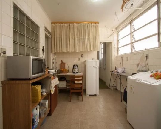 Imagem Belíssimo apartamento, ensolarado e ventilado, reformado, living , terraço, hall de distribuição...