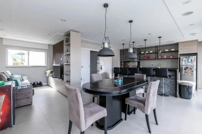 Imagem Sobrado Triplex à Venda – Alto Padrão e Sustentabilidade a Uma Quadra do Parque Atuba
