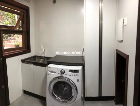 Imagem Casa à venda na Praia do Estaleiro em Balneário Camboriú.