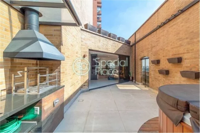 Cobertura com reforma moderna em Higienópolis. São 264m² de área privativa, 3 dormitórios ( tod...