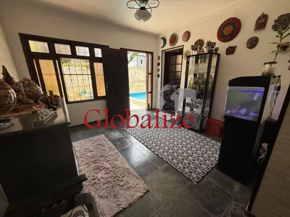 Imagem Sobrado com 3 dormitórios, piscina, 2 vagas de garagem no bairro do Embaré em Santos por R$ 1.270.000,00