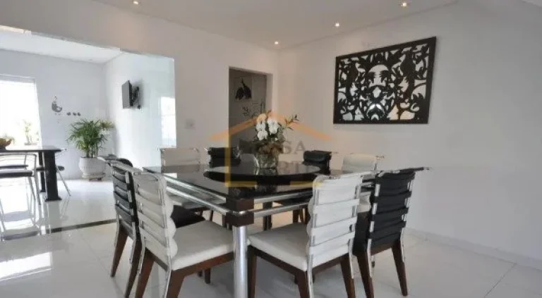 Imagem Sobrado com 250 m². O imóvel possui 3 dormitórios, sendo 3 suítes, totalizando 5 banheiros, alé...