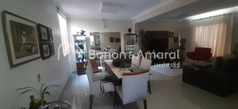 Imagem Excelente casa à venda, com 230m² de área construída no Parque Taquaral, em Campinas. Contendo 3...