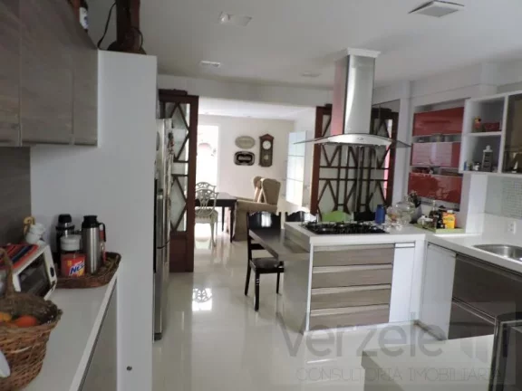 Imagem Casa / Sobrado para Venda em Balneário Camboriú / SC no bairro Praia dos Amores