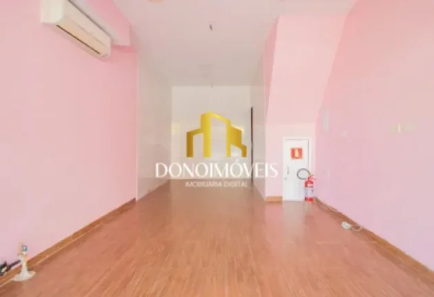 Imagem LOJA E SOBRELOJA Área total de 67m², incluindo o térreo e a sobreloja. No térreo, a loja possui ...