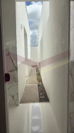 Imagem CASA 3/4 SENDO 1 SUITE NA MANGABEIRA