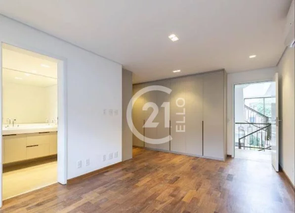Imagem Casa em condomínio, 4 suítes, 690 m²