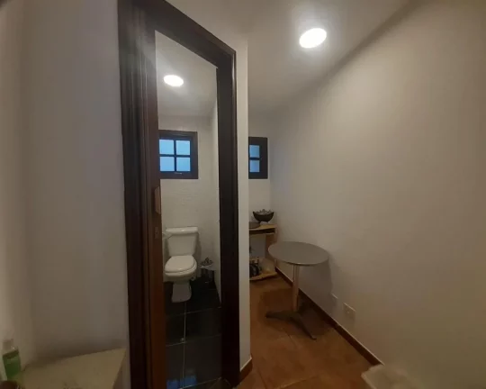 Imagem sobrado em Rua tranquila sem saída