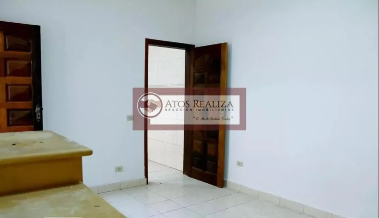 Imagem Atenção: Chegou a sua Oportunidade de comprar um Sobrado no Socorro com Desing EUROPEU. Vendo lindo sobrado no bairro do Socorro, imóvel com um Stilo totalmente diferente dos outros que você visitou, esse imóvel conta com 4 Dormitórios, sendo 1 Suíte, Arm