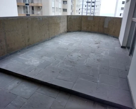 Imagem Apartamento à venda no Guarujá na Praia das Pitangueiras.