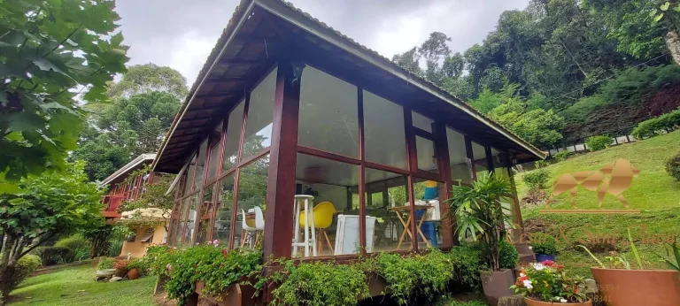 Imagem Encante-se com esta belíssima Chácara à venda em Campos do Jordão-SP