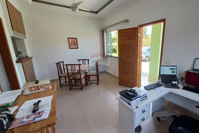Imagem Casa em condomínio fechado,dois dormitórios sendo 1 suíte com closet e quarto auxiliar.