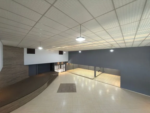 Foto do imóvel: Imóvel Comercial com 1.230 m² Construídos | Frente para Duas Ruas