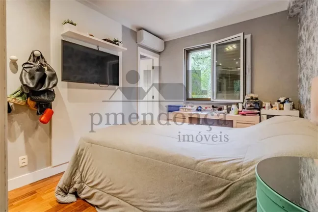 Imagem Apartamento em rua tranquila da Vila Madalena com 4 suítes e 5 vagas, 210m²