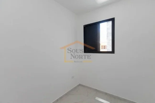 Imagem Apartamento com 35m², dispõe de 2 dormitórios, 1 banheiro, sala dois ambientes, cozinha com gabin...