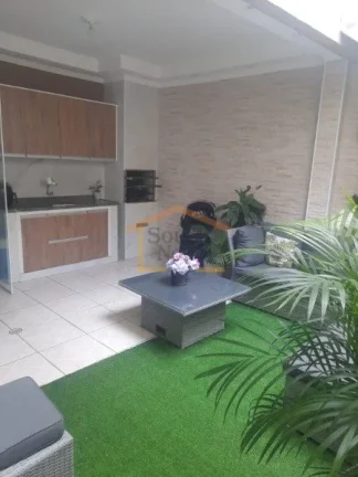 Imagem Sobrado em condomínio fechado, bem tranquilo e muito arborizado, 3 dormitórios, sendo 1 suíte, es...