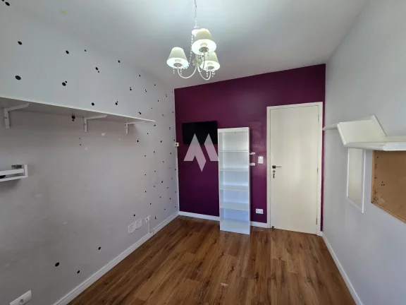 Imagem Apartamento para locação com 3 dormitórios, 1 suíte, a uma quadra da praia, 1 vaga demarcada