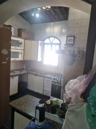 Imagem VENDO LINDO SOBRADO NO RESIDENCIAL INGAÍ COM 03 DORMITÓRIOS!