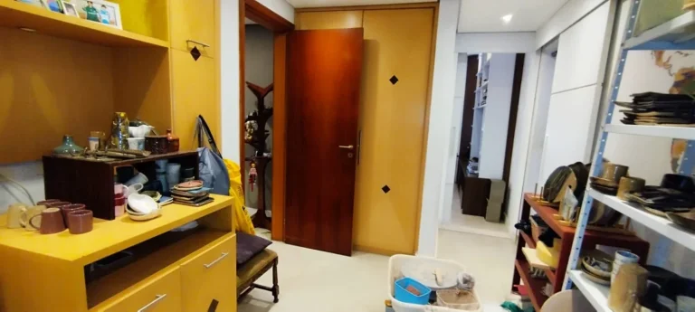 Imagem Apartamento 180 M², 4Q, 3 Suítes, 5 Banheiros, 3 Salas, 3 Vagas, Varanda, Depósito, Academia, Piscina, Quadra, Salão de Festas.