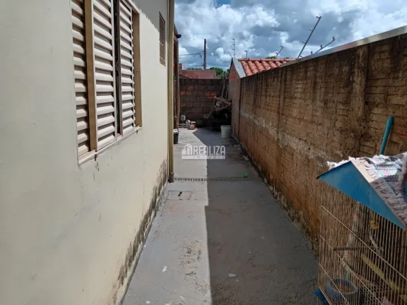 Imagem Casa com piscina à venda no Parque dos Buritis, Uberaba - MG