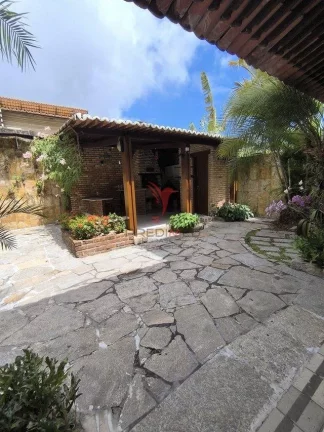 Imagem Linda casa com Jardim, 4 quartos , sendo 3 Suites , 4 Vagas, no Bairro Capim Macio, Natal