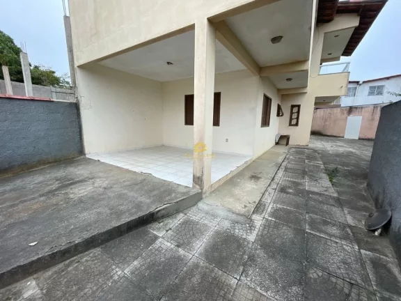 Imagem Encantadora casa duplex em Meaípe, Guarapari, ES! 4 quartos, sendo 1 suíte, 2 vagas de garagem. Lo...