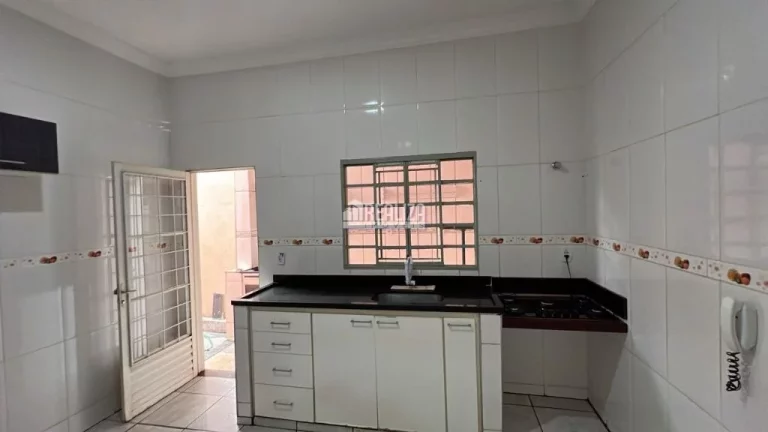 Imagem Casa padrão à venda no Jardim Nenê Gomes, Uberaba - 3 dormitórios, 1 suíte