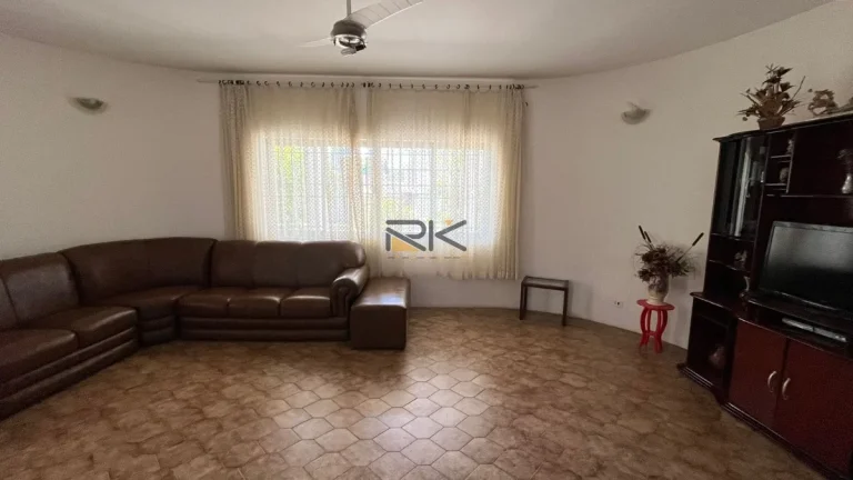 Imagem Casa à venda no bairro do Itaguá com 3 dormitórios,sala de estar e varanda