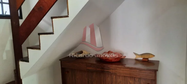Imagem Casa Duplex em Condomínio c/ 3 Qtos ( 2 Suítes )