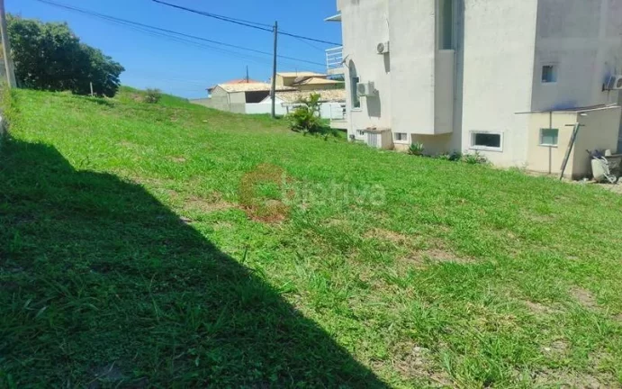 Imagem Terreno à venda com 300 m² no Condomínio dos Pássaros em Cabo Frio/RJ