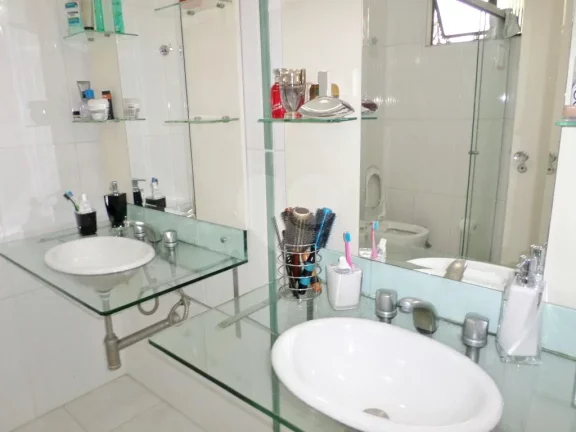 Imagem Casa à venda com 4 quartos, sendo 2 suítes, em Morumbi, São Paulo - SP