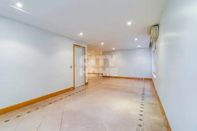 Imagem Apartamento reformado e cheio de charme no miolo do Paraíso. Possui 188m² distribuídos em 03 dorm...