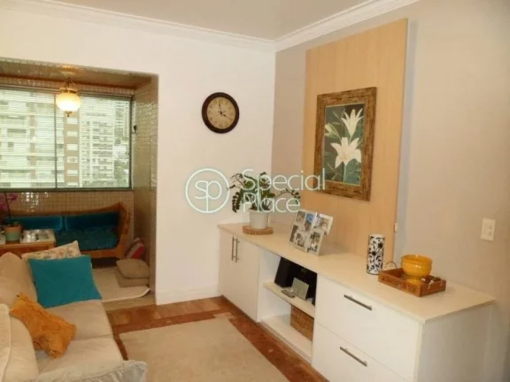Imagem Reformado! Ótima localização na Vila Romana Apartamento aconchegante com boa planta, varanda envi...