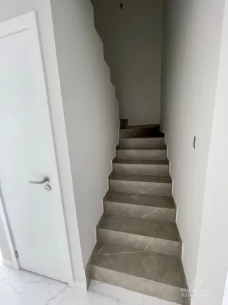 Imagem Duplex com 02 Suítes no Bairro Ingleses
