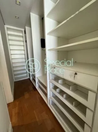 Imagem Moema Pássaros - Ótima localização, fora de rota Edifício lindo e moderno, andar alto com varan...