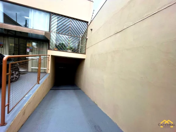 Imagem Salão comercial com casa de 2 dormitórios (1 suíte) 25 vagas - Jundiaí/SP