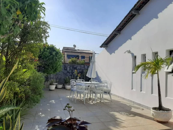 Imagem Casa à venda no bairro Suissa - Espaçosa com 5 quartos e 4 vagas de garagem!