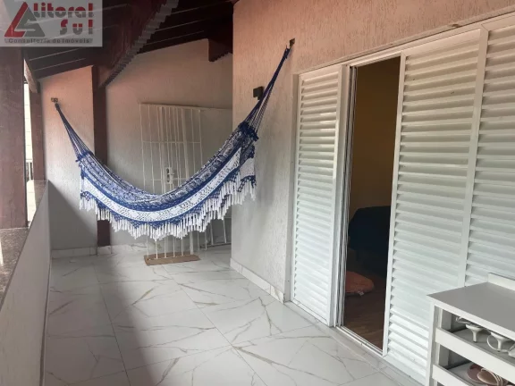 Imagem Casa à venda em Praia Grande-SP, bairro Tupi, 3 quartos, 3 suítes, 1 sala, 3 banheiros, 4 vagas, 230m².