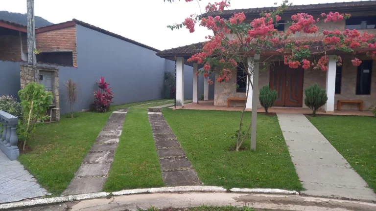 Imagem Casa em Condomínio para Venda em Ubatuba / SP no bairro Horto Florestal
