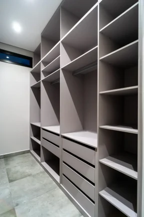 Imagem Imóvel de alto padrão em condomínio à venda em Sorocaba-SP, Jardim Residencial Chácara Ondina: 3 quartos, 3 suítes, 3 salas, 4 banheiros, 2 vagas, 212m².