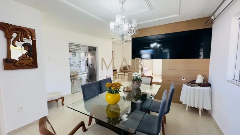 Imagem Imperdível Casa à Venda: 4 Quartos, 4 Suítes, 1 Sala, 5 Banheiros, 3 Vagas de Garagem em Ingleses do Rio Vermelho, Florianópolis-SC!
