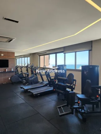 Imagem 2 quartos com suíte, 70 m², vista mar e prédio luxuoso pertinho da praia. Lazer na cobertura!