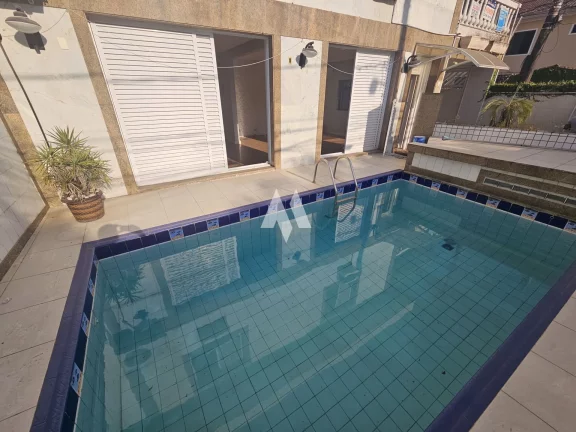 Imagem Sobrado Amplo com piscina e de esquina!