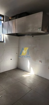 Imagem Casa Comercial Ampla com 7 Vagas, Salão e Estrutura Completa