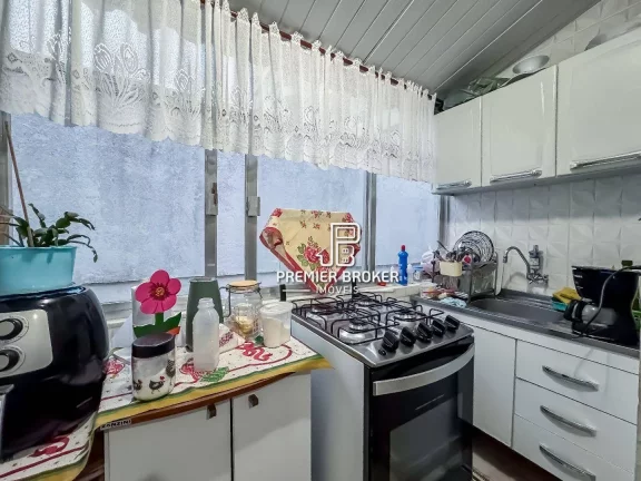 Imagem Kitnet à venda, 29 m² por R$ 185.000,00 - Várzea - Teresópolis/RJ